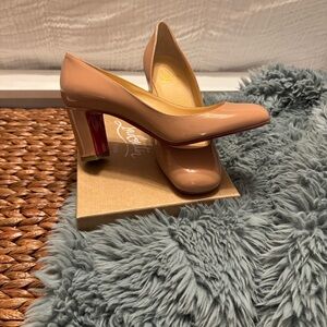 Christian Louboutin Tan Pump